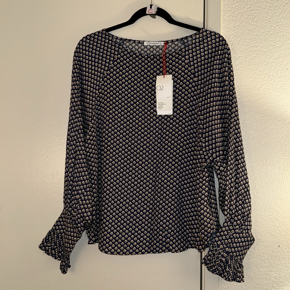 New Q2 Collection Ditsy floral Top